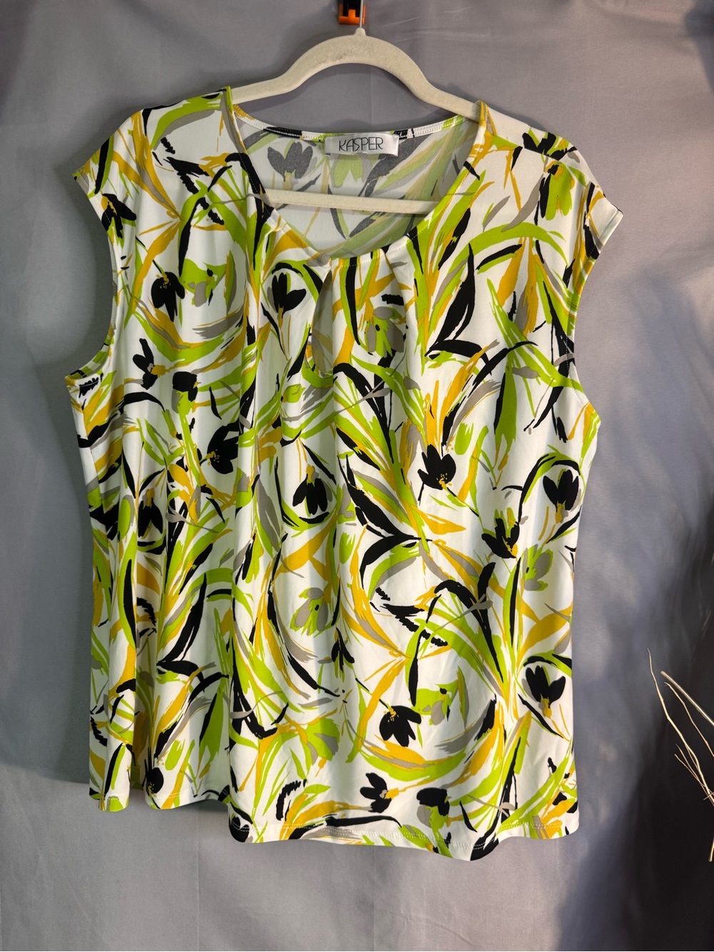 Kasper White Floral-Print Sleeveless Top with Lime and Yellow Accents
